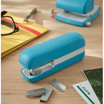 Leitz Cosy Stapler 30 arkuszy, 30 arkuszy, Niebieski, Standardowe zszywanie, 26/6, Metal, Plastik, 80 g/m²