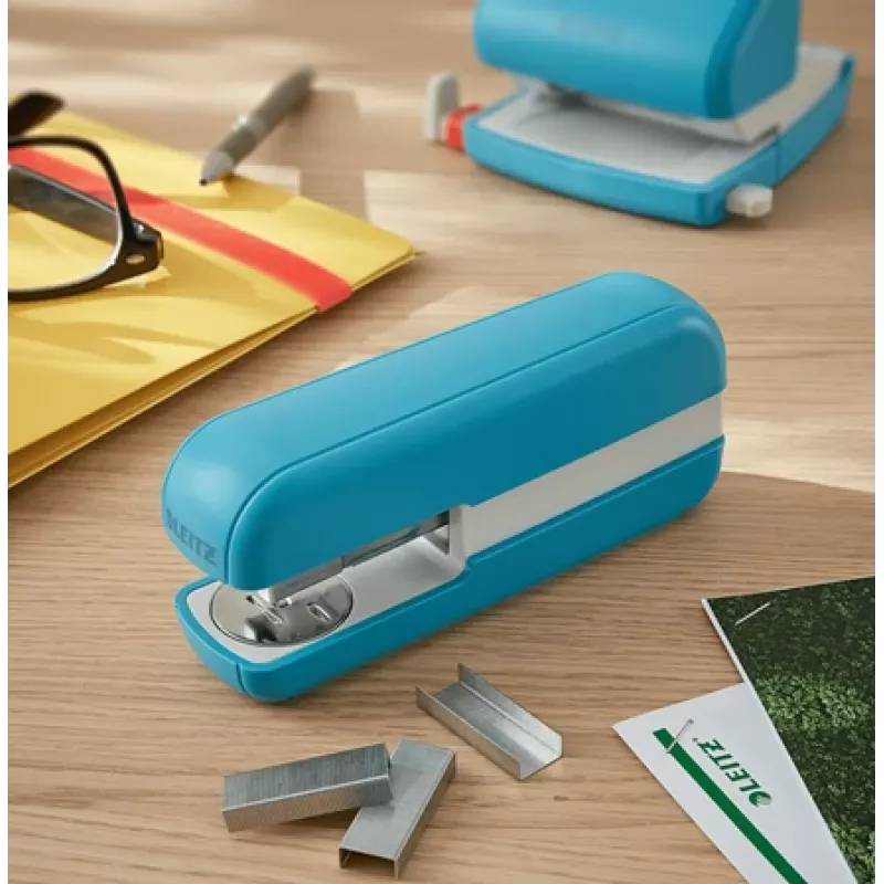 Leitz Cosy Stapler 30 arkuszy, 30 arkuszy, Niebieski, Standardowe zszywanie, 26/6, Metal, Plastik, 80 g/m²