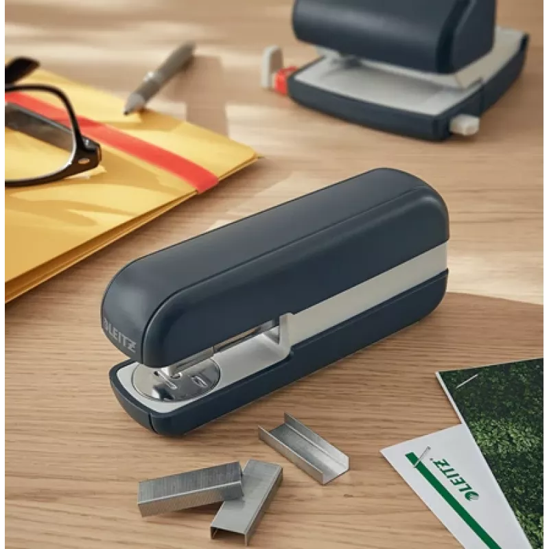Leitz Cosy Stapler 30 arkuszy, 30 arkuszy, Czarny, Standardowe zszywanie, 24/6, Metal, Tworzywo sztuczne, 80 g/m²