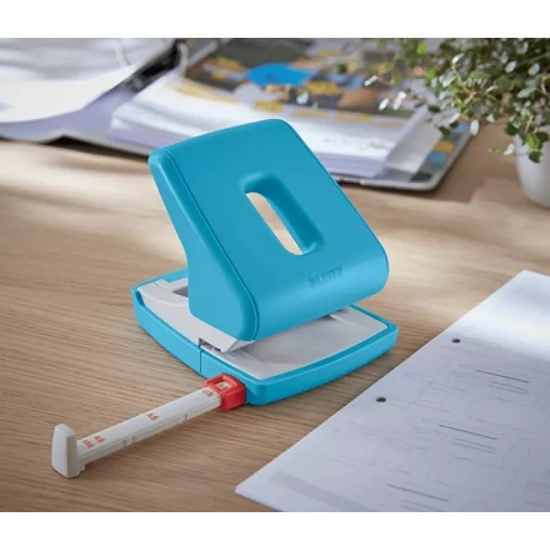 Leitz Cosy Dziurkacz 2-otworowy na 30 arkuszy, 30 arkuszy, Niebieski, Plastik, 8 cm, 5,5 mm, A4