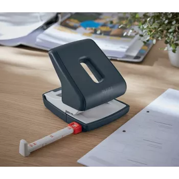 Leitz Cosy Dziurkacz 2-otworowy 30 arkuszy, 30 arkuszy, Czarny, Plastik, 8 cm, 5.5 mm, A4, A5, A6, Folio, US-Quart, 8 x 8 x 8 cm