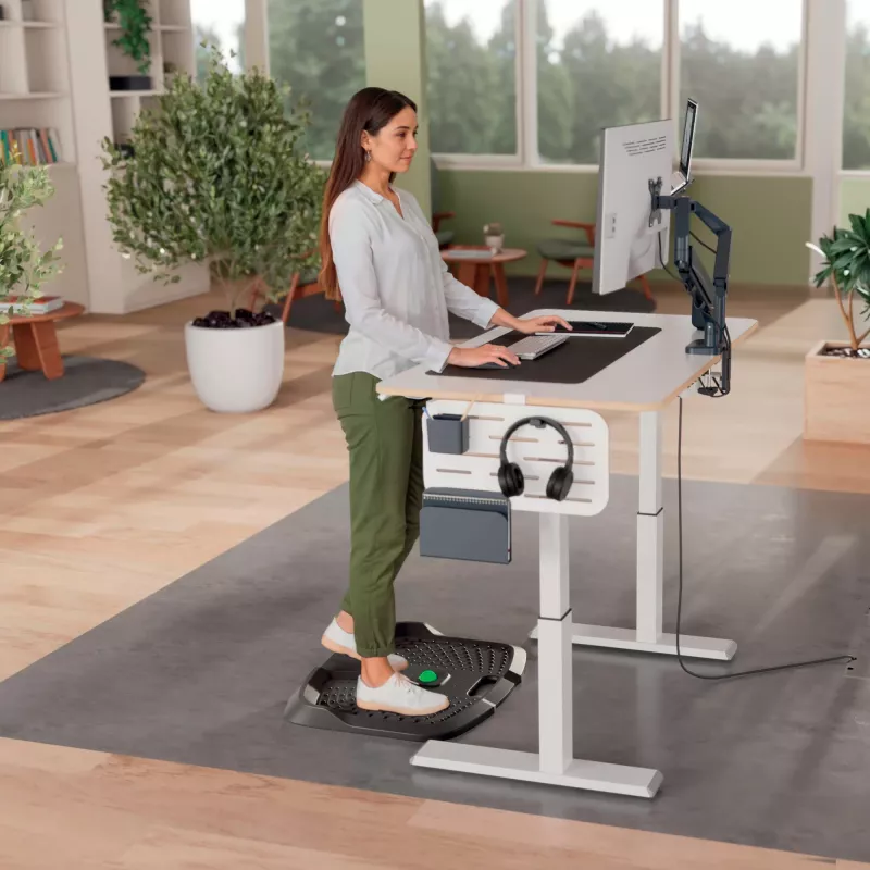 Leitz Ergo Active ergonomiczna mata stojąca przeciwzmęczeniowa, prostokątna, czarna, poliuretan, struktura bąbelkowa, Chiny, 605 x 681 mm