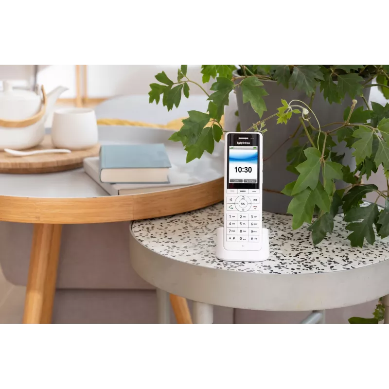 Słuchawka bezprzewodowa DECT FRITZ X6 biała International — głośnik, automatyczna sekretarka, książka telefoniczna na 100 wpisów