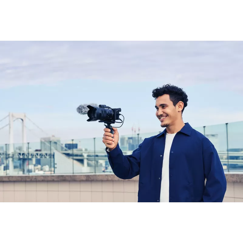 Sony α 6400 + SEL18135 MILC 24.2 MP CMOS 6000 x 4000 pikseli Czarny