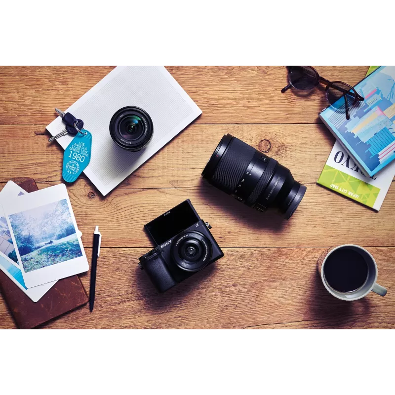 Sony α 6400 + SEL18135 MILC 24.2 MP CMOS 6000 x 4000 pikseli Czarny