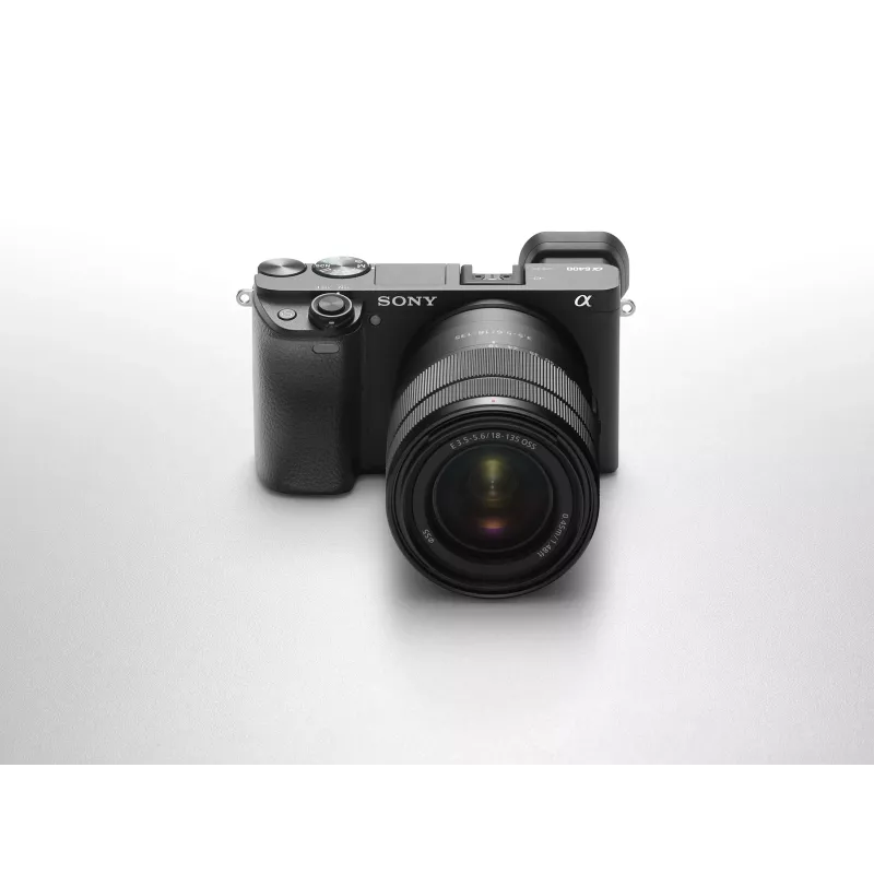 Sony α 6400 + SEL18135 MILC 24.2 MP CMOS 6000 x 4000 pikseli Czarny