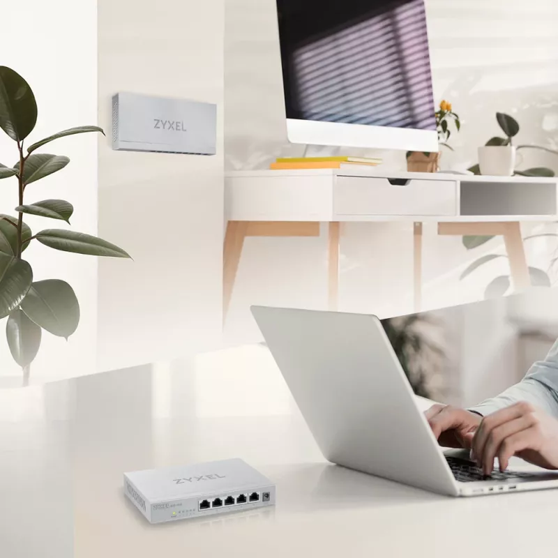 Zyxel MG-105 Niezarządzalny 2.5G Ethernet (100/1000/2500) Stal