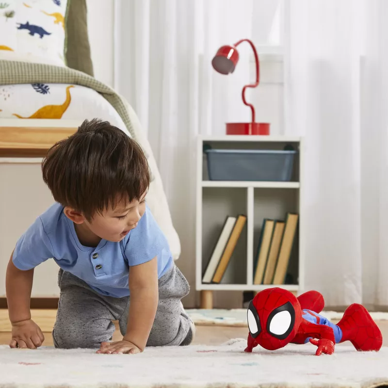 Marvel Spidey i Super-kumple Dance 'N Crawl Spidey, interaktywna pluszowa zabawka z muzyką i dźwiękami