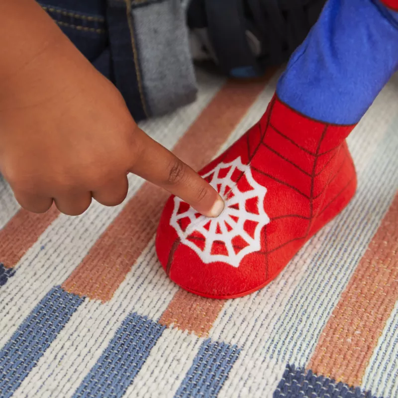 Marvel Spidey i Super-kumple Dance 'N Crawl Spidey, interaktywna pluszowa zabawka z muzyką i dźwiękami