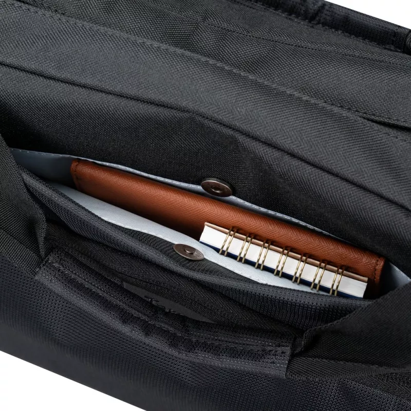 Targus EcoSmart 40.6 cm (16 cali) Aktówka Czarna, Czerwona