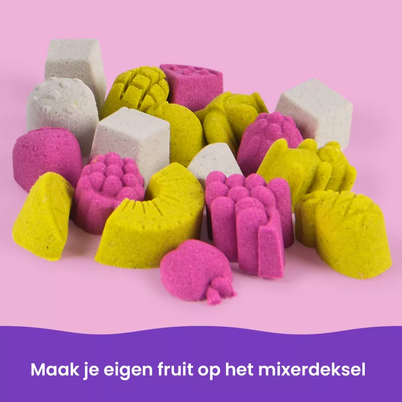 Kinetic Sand, Zestaw miksera do smoothie, dodatki do koszyczka wielkanocnego, zawiera 14 uncji formowalnego piasku, narzędzia i foremkę na loda, zabawkowa żywność