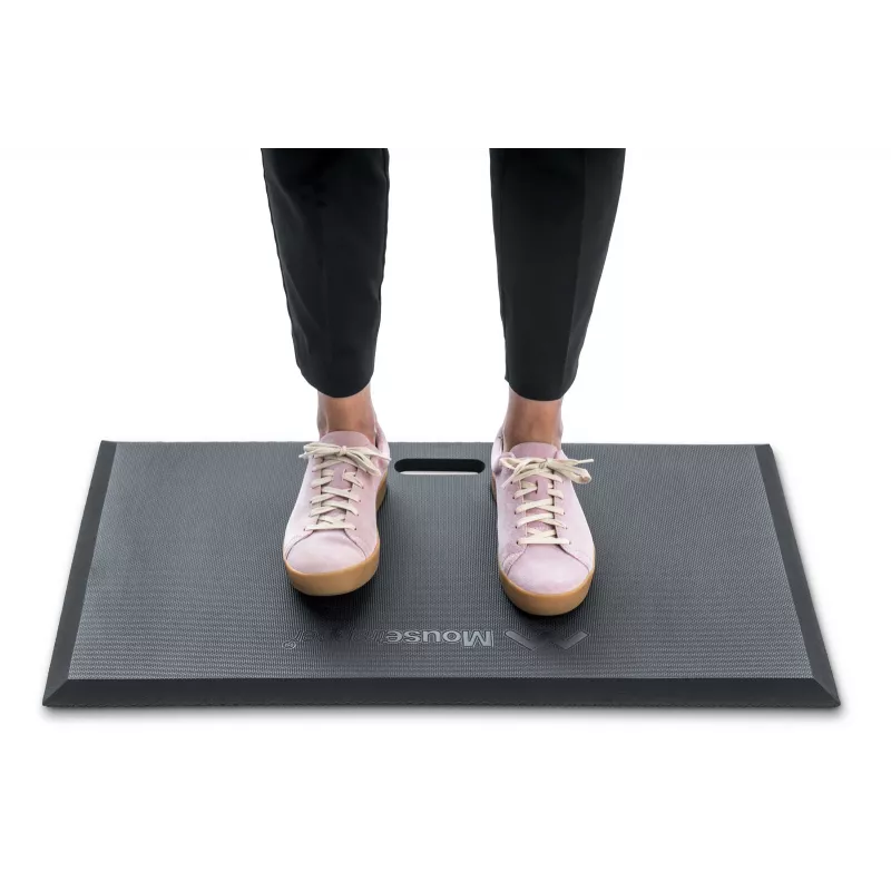 Mata do stania Mousetrapper Active Standing Mat — prostokątna, czarna, 740×450 mm, grubość 1,8 cm