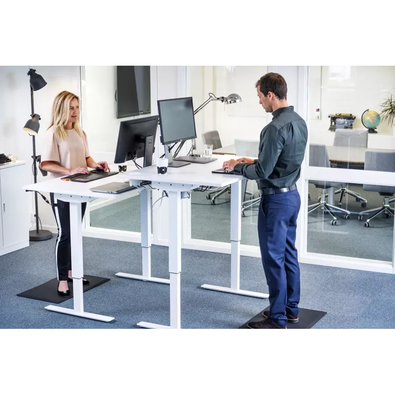 Mata do stania Mousetrapper Active Standing Mat — prostokątna, czarna, 740×450 mm, grubość 1,8 cm