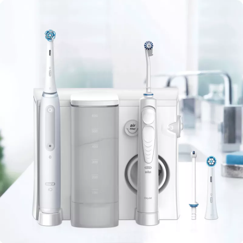 Centrum higieny jamy ustnej Oral-B iO4 i OxyJet, białe