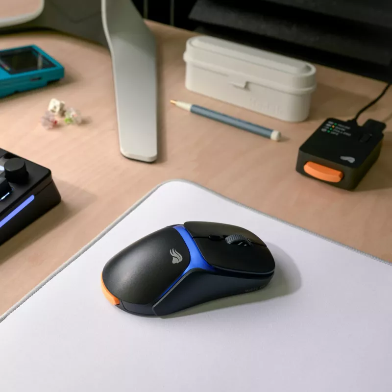Mysz gamingowa Glorious Gaming Model O3 Wireless - system wymiennych baterii InfinitePlay, polling 8k, przełączniki optyczne o wytrzymałości 130 mln kliknięć, ultra lekka 66 g, sensor optyczny 30 000 DPI, RGB - czarna