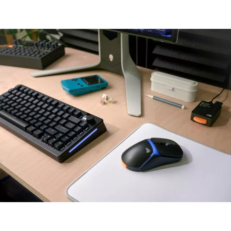 Mysz gamingowa Glorious Gaming Model O3 Wireless - system wymiennych baterii InfinitePlay, polling 8k, przełączniki optyczne o wytrzymałości 130 mln kliknięć, ultra lekka 66 g, sensor optyczny 30 000 DPI, RGB - czarna
