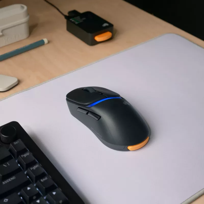 Glorious Gaming Model D3 Bezprzewodowa mysz gamingowa - System wymiennych baterii InfinitePlay, Polling 8 kHz, Przełączniki optyczne o wytrzymałości 130 mln kliknięć, Ultralekka 69 g, Sensor optyczny 30 000 DPI, RGB - Czarna