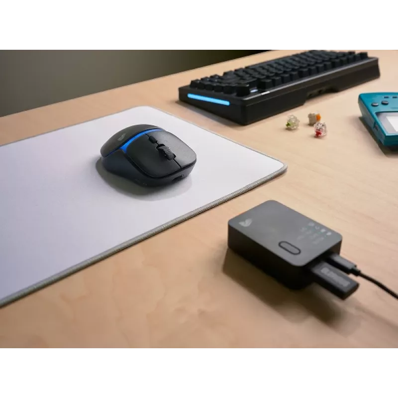 Glorious Gaming Model D3 Bezprzewodowa mysz gamingowa - System wymiennych baterii InfinitePlay, Polling 8 kHz, Przełączniki optyczne o wytrzymałości 130 mln kliknięć, Ultralekka 69 g, Sensor optyczny 30 000 DPI, RGB - Czarna
