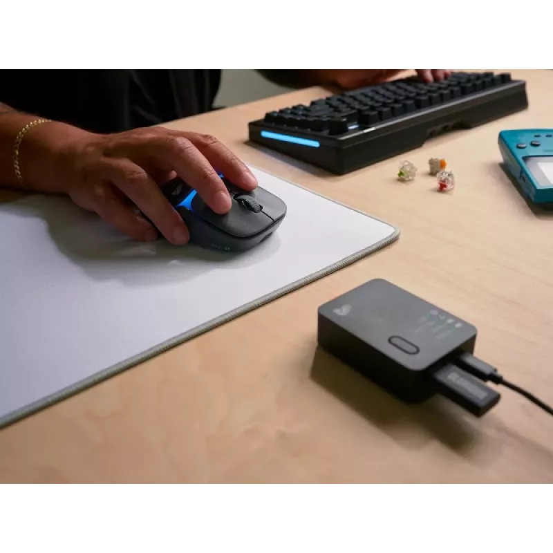 Glorious Gaming Model D3 Bezprzewodowa mysz gamingowa - System wymiennych baterii InfinitePlay, Polling 8 kHz, Przełączniki optyczne o wytrzymałości 130 mln kliknięć, Ultralekka 69 g, Sensor optyczny 30 000 DPI, RGB - Czarna