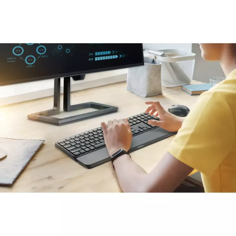 Klawiatura i mysz Philips serii 6000 SPT6607B/31 z myszką w zestawie uniwersalna RF Wireless + Bluetooth czarna