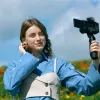 Kompaktowy aparat Canon PowerShot V1 Premium Vlogger Kit — 22,3 MP, 1/4 cala CMOS, 4K UHD, zoom optyczny 3,1x, ekran dotykowy 3 cale, czarny
