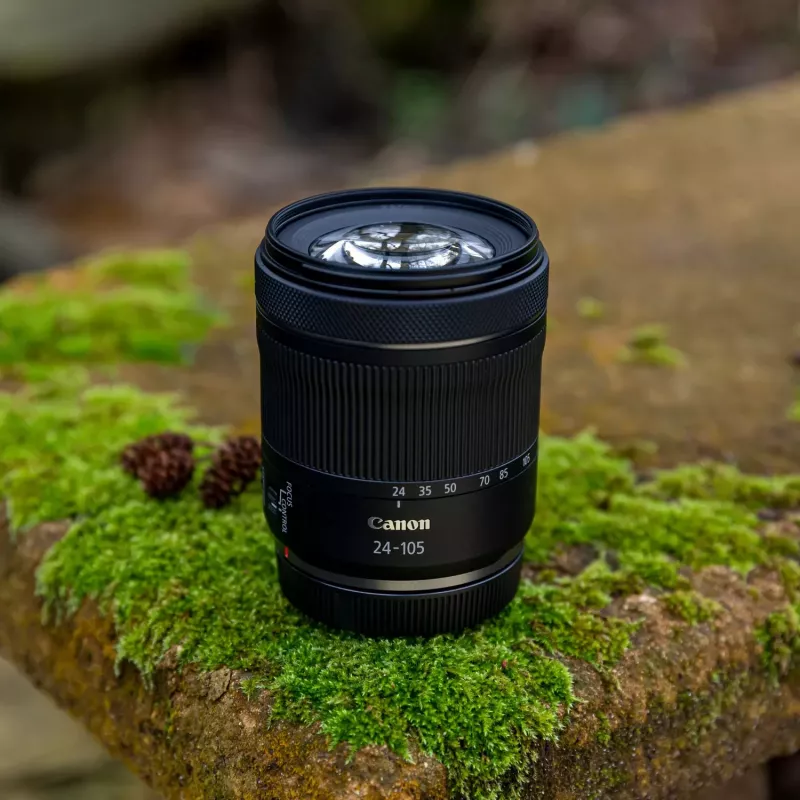 Canon EOS R8 + RF 24-105mm F4-7.1 IS STM MILC 24.2 MP CMOS 6000 x 4000 pikseli Czarny