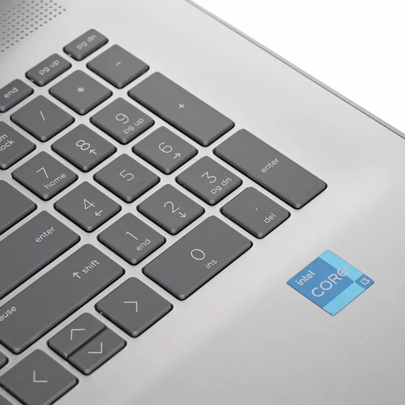 Laptop HP 17-CN3003D — 17.3-calowy wyświetlacz, Intel Core i3-N305, 8 GB RAM, 256 GB SSD, Bluetooth, Windows 11, srebrny