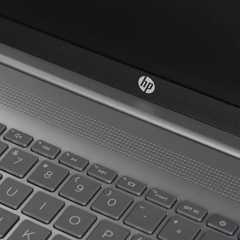 Laptop HP 17-CN3003D — 17.3-calowy wyświetlacz, Intel Core i3-N305, 8 GB RAM, 256 GB SSD, Bluetooth, Windows 11, srebrny