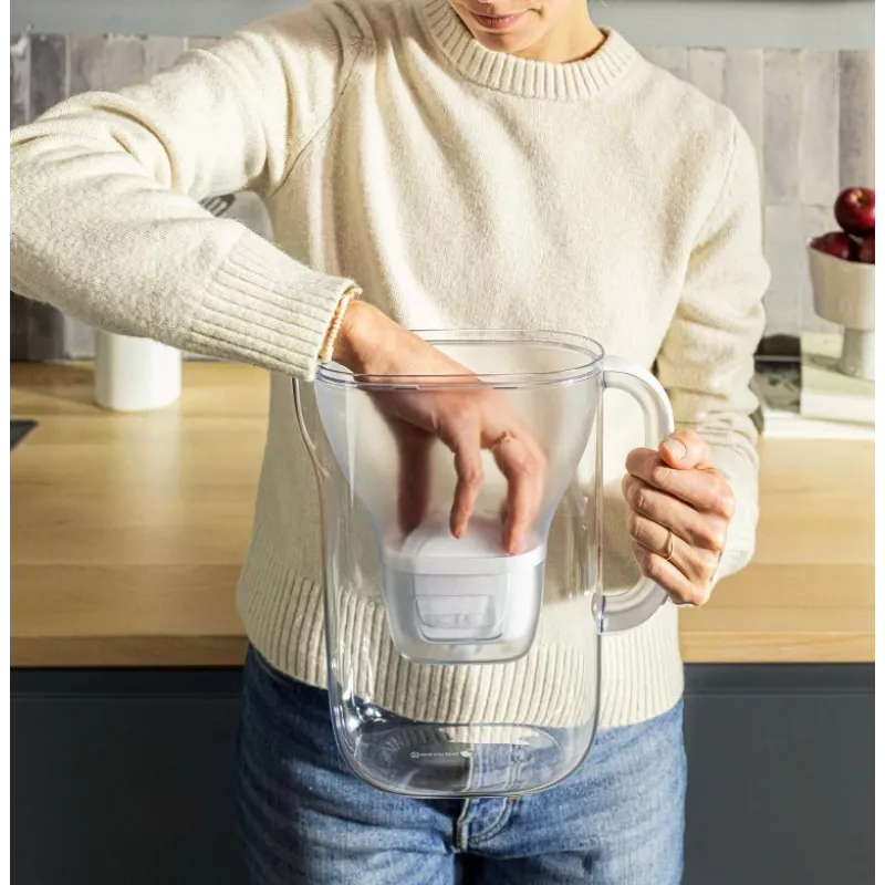 Dzbanek filtrujący wodę BRITA Style Essential XL z wkładami MAXTRA PRO Pure Performance (3 szt.) — biały