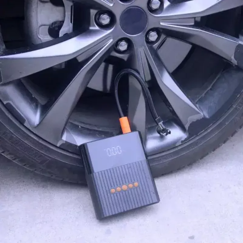 4smarts rozrusznik samochodowy 456312 — 300 A prąd rozruchowy, 2 A wyjście, 16.6 V bateria, Czarny