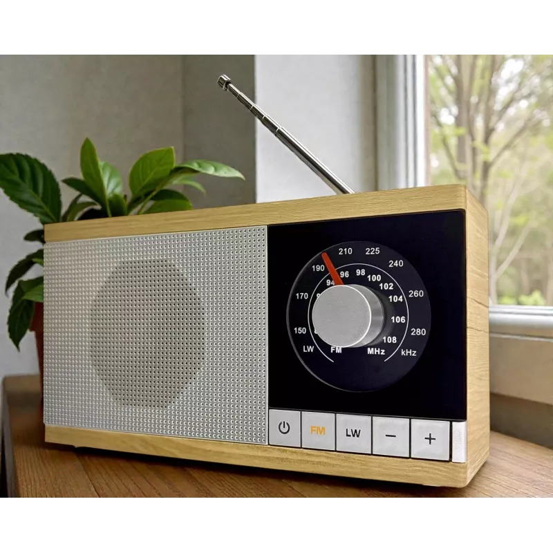 Radio Krystyna w drewnianej obudowie