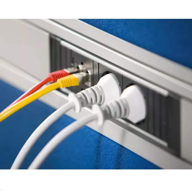 Power Outlet Bachmann STEP ALU 1x USB 1x moduł niestandardowy 2x gniazdo zasilania
