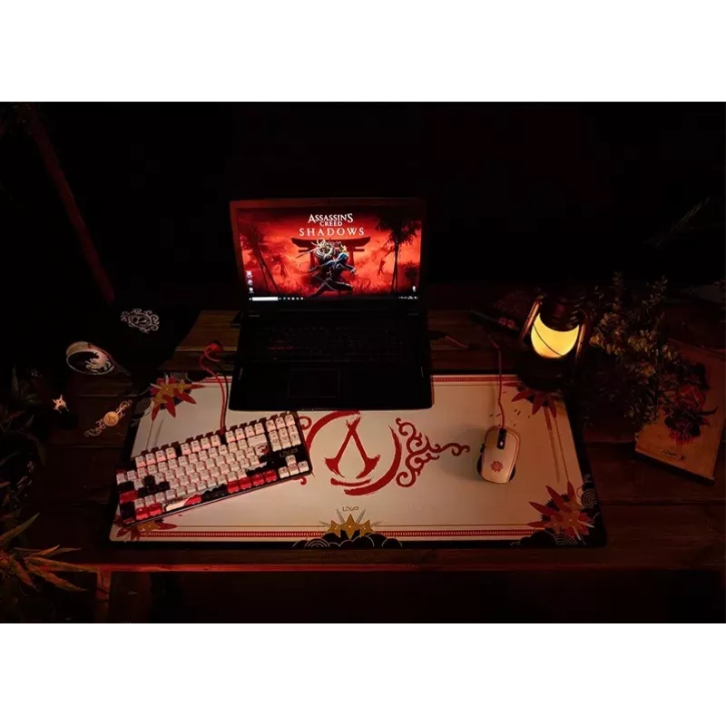Lexip X Ubisoft - Assassin's Creed - Shadows XXL myszpad, czarny, złoty, czerwony, biały, obrazek, antypoślizgowa podstawa, podkładka pod mysz dla graczy