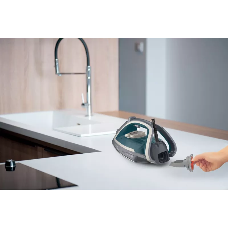 Żelazko parowe Tefal Ultragliss Anti-Calc Plus FV6842 — 2800 W, zbiornik 0,27 L, uderzenie pary 260 g/min, 1,295 kg