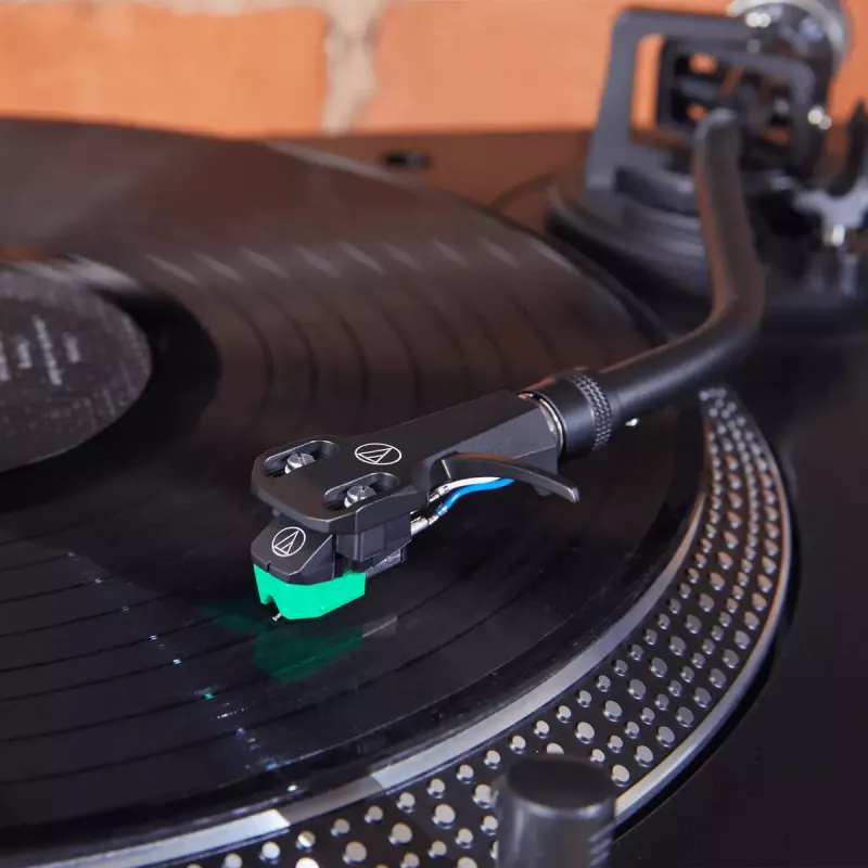 Audio-Technica AT-VM95E/H wkładka gramofonowa z fabrycznie zamontowaną muszlą AT-HS6BK (czarno-zielona)