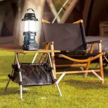 Przenośne radio Bluetooth Makita DMR057 z lampą i latarką