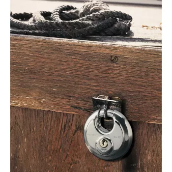 Kłódka Discus MASTER LOCK 70 mm stal nierdzewna osłonięty pałąk