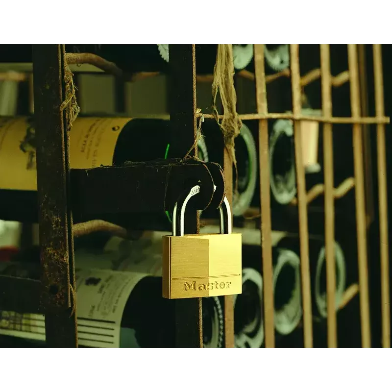 Kłódka MASTER LOCK 40mm korpus z litego mosiądzu zamek na klucz kluczowany indywidualnie
