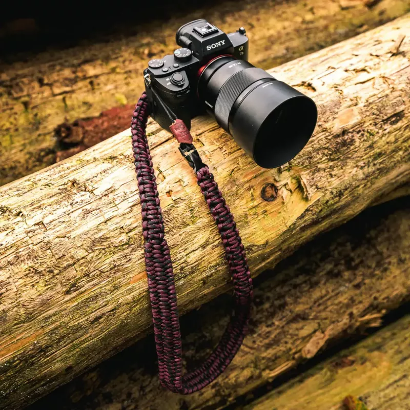 Pasek do aparatu Genius C-Rope Traveler do aparatu cyfrowego, nylon, 140 cm, czarny/czerwony