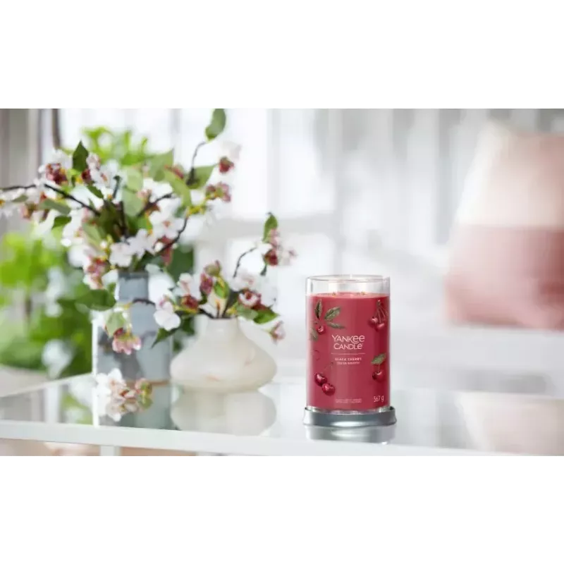 Świeca woskowa Yankee Candle 1724478E Cherry czerwony 149mm 567g