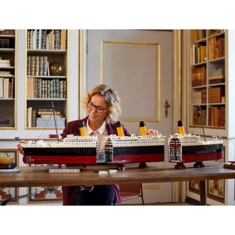 LEGO zestaw konstrukcyjny ICONS 10294 Titanic replika modelu — 9 090 elementów, 18+