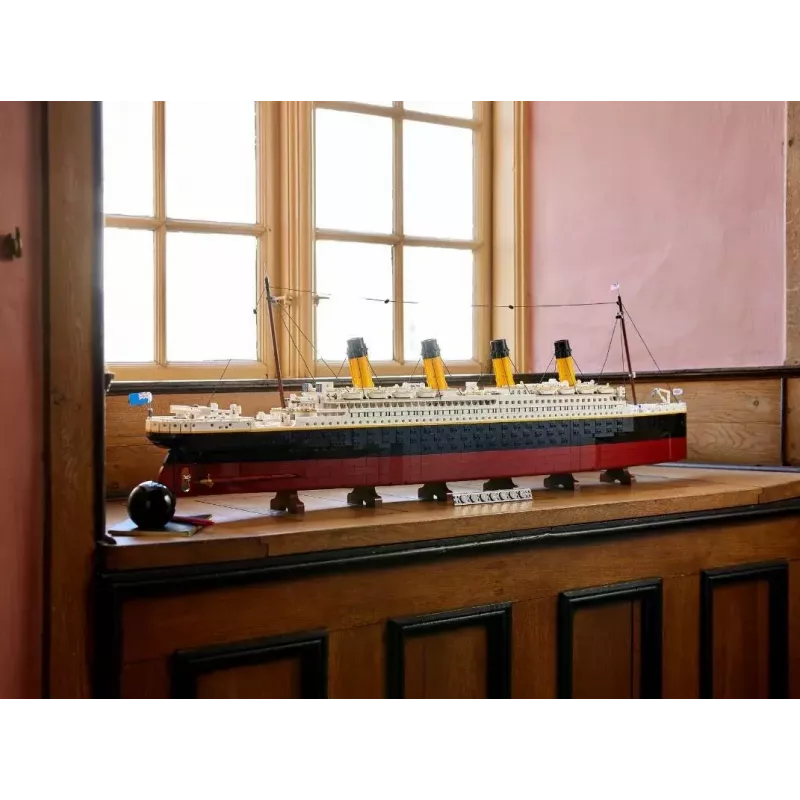 LEGO zestaw konstrukcyjny ICONS 10294 Titanic replika modelu — 9 090 elementów, 18+