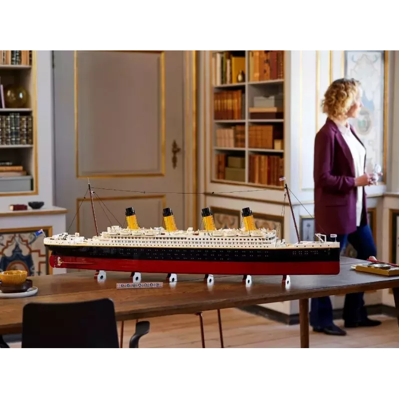 LEGO zestaw konstrukcyjny ICONS 10294 Titanic replika modelu — 9 090 elementów, 18+