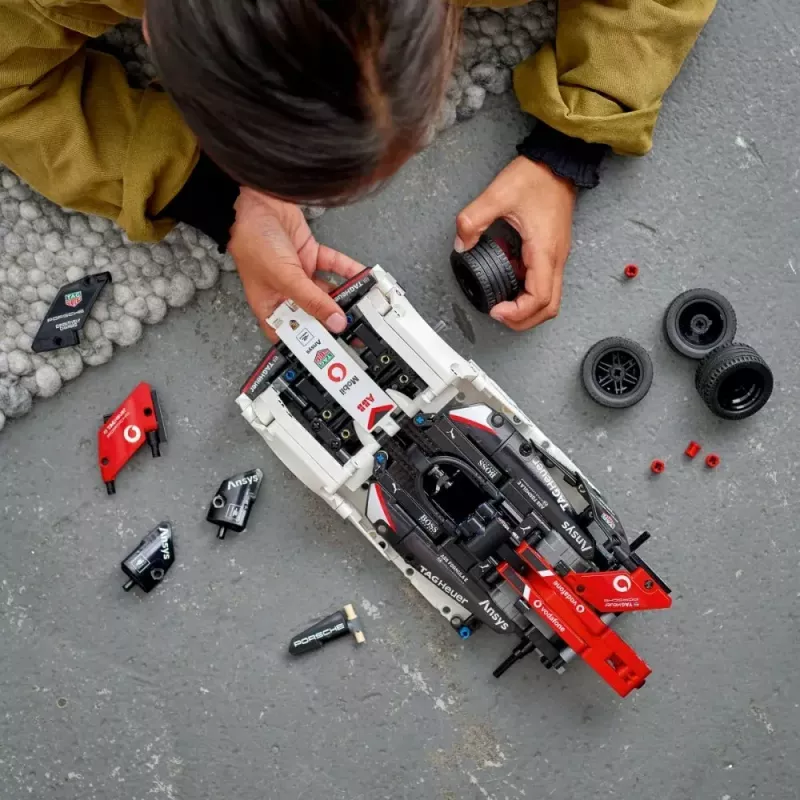 LEGO Brick Set Formula E Porsche 99X Electric model 42137 – zestaw konstrukcyjny
