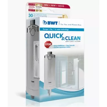 BWT Quick & Clean – system filtru prysznicowego zapobiegający osadzaniu kamienia, biały