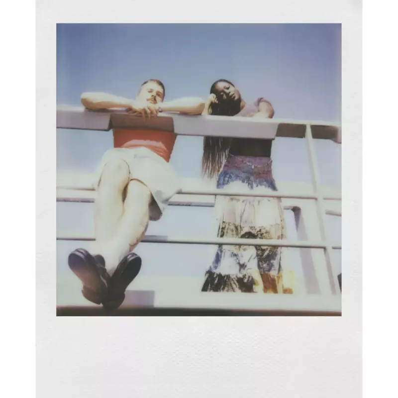 Aparat natychmiastowy POLAROID Now Gen 3 Coral 9156 — analogowy aparat do zdjęć natychmiastowych, kolor Coral