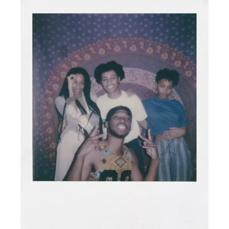 Aparat natychmiastowy POLAROID Now Gen 3 Coral 9156 — analogowy aparat do zdjęć natychmiastowych, kolor Coral