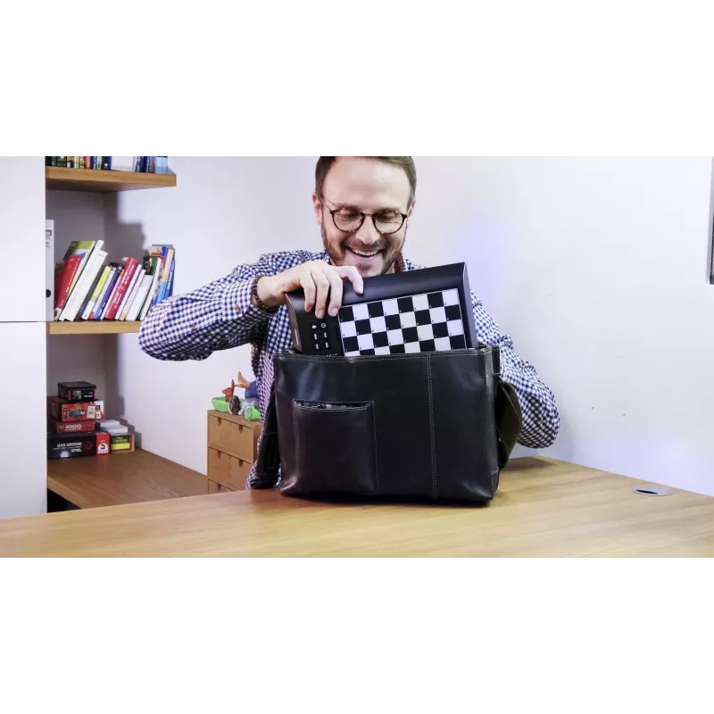 Millennium ChessGenius - Szachy Komputerowe