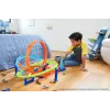 Hot Wheels Action Loop Cyclone Challenge Track Set z samochodzikiem w skali 1:64, łatwe przechowywanie
