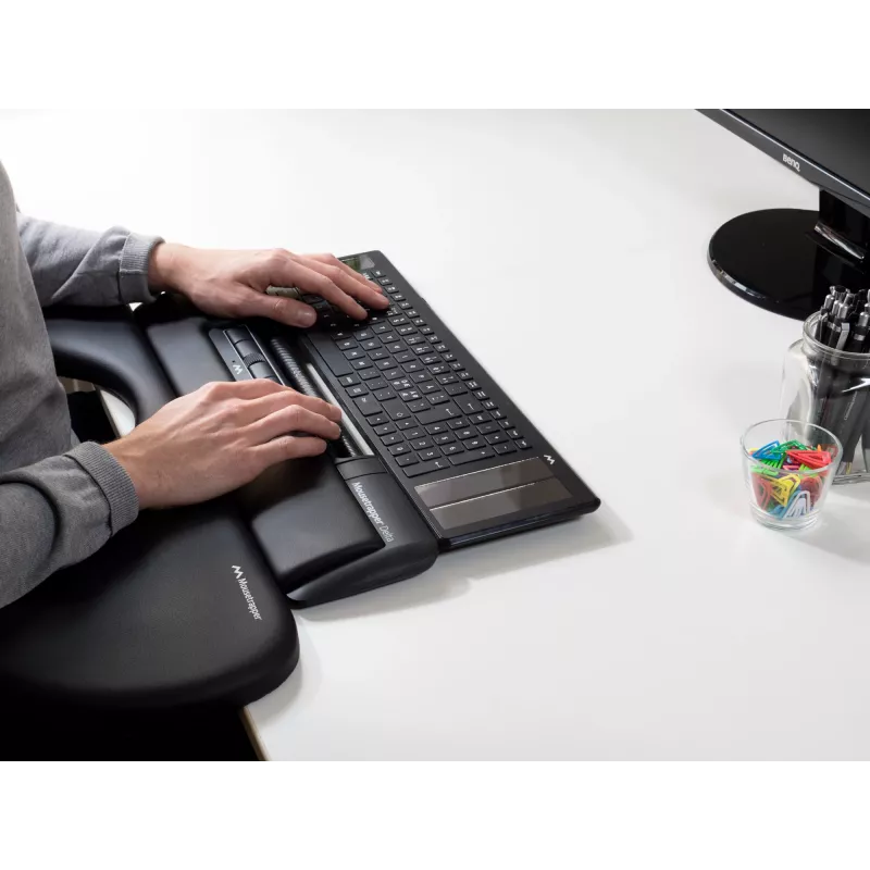 mysztrapper Type klawiatura QWERTY Nordic USB-A + Bluetooth, pełnowymiarowa (100%), przewodowa i bezprzewodowa, USB + Bluetooth, czarna